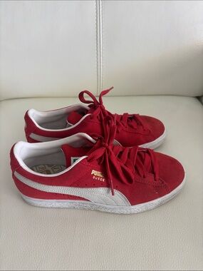 Puma Suede Classic XXI Style Sneakers in Red US 7.5
